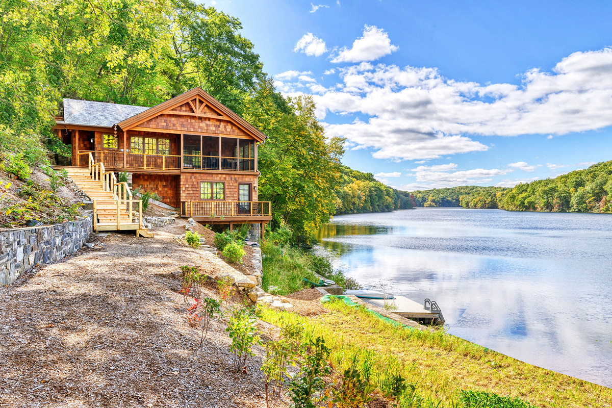 Graceful Autumn – Hudson Valley Camp