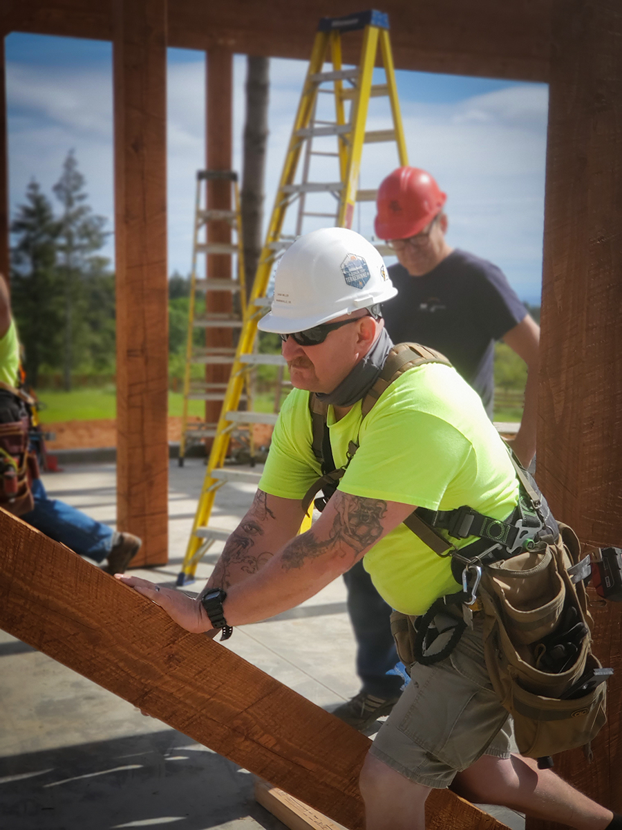 Timber Frame Barn in Oregon by New Energy Works
