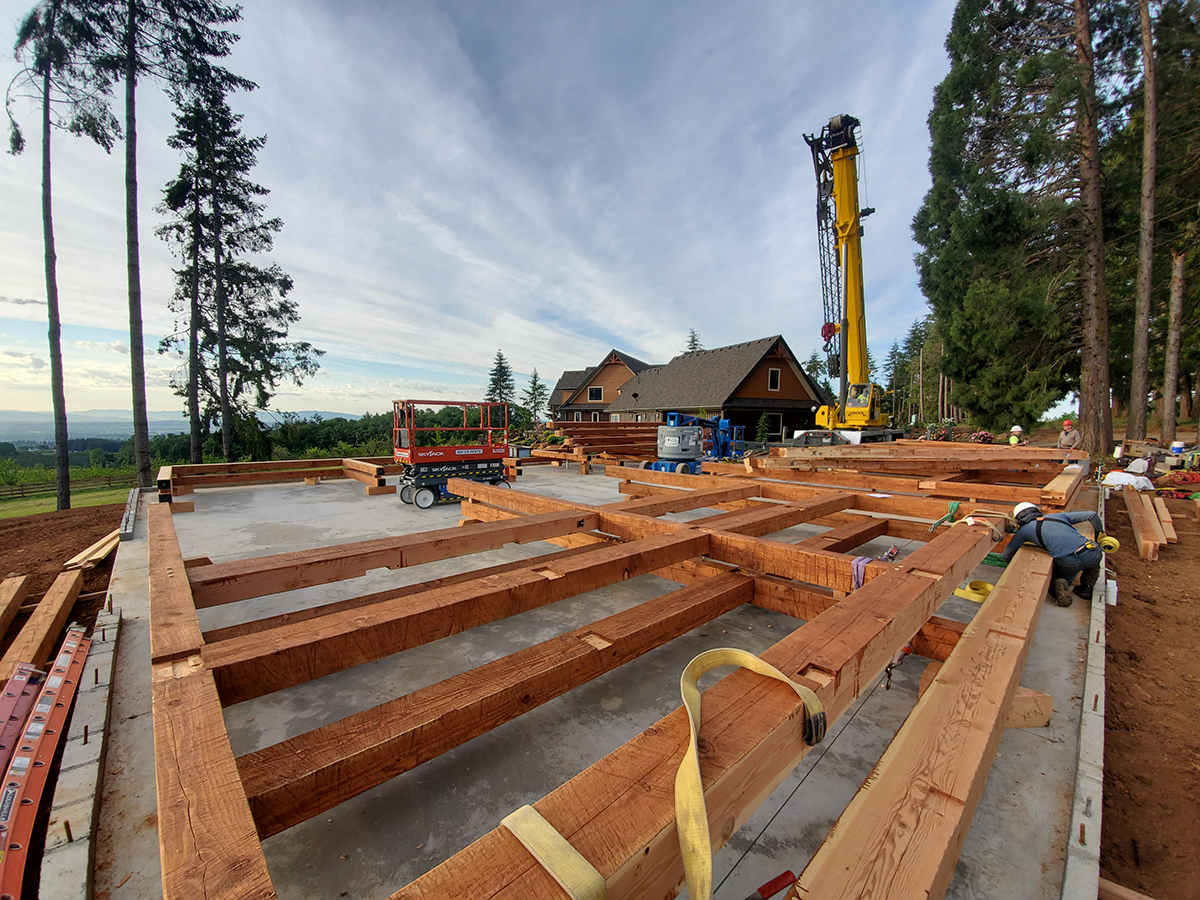 Timber Frame Barn in Oregon by New Energy Works