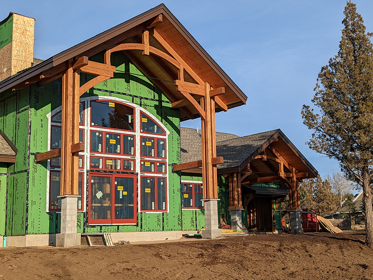 Sisters Oregon Timber Frame Home by New Energy Works