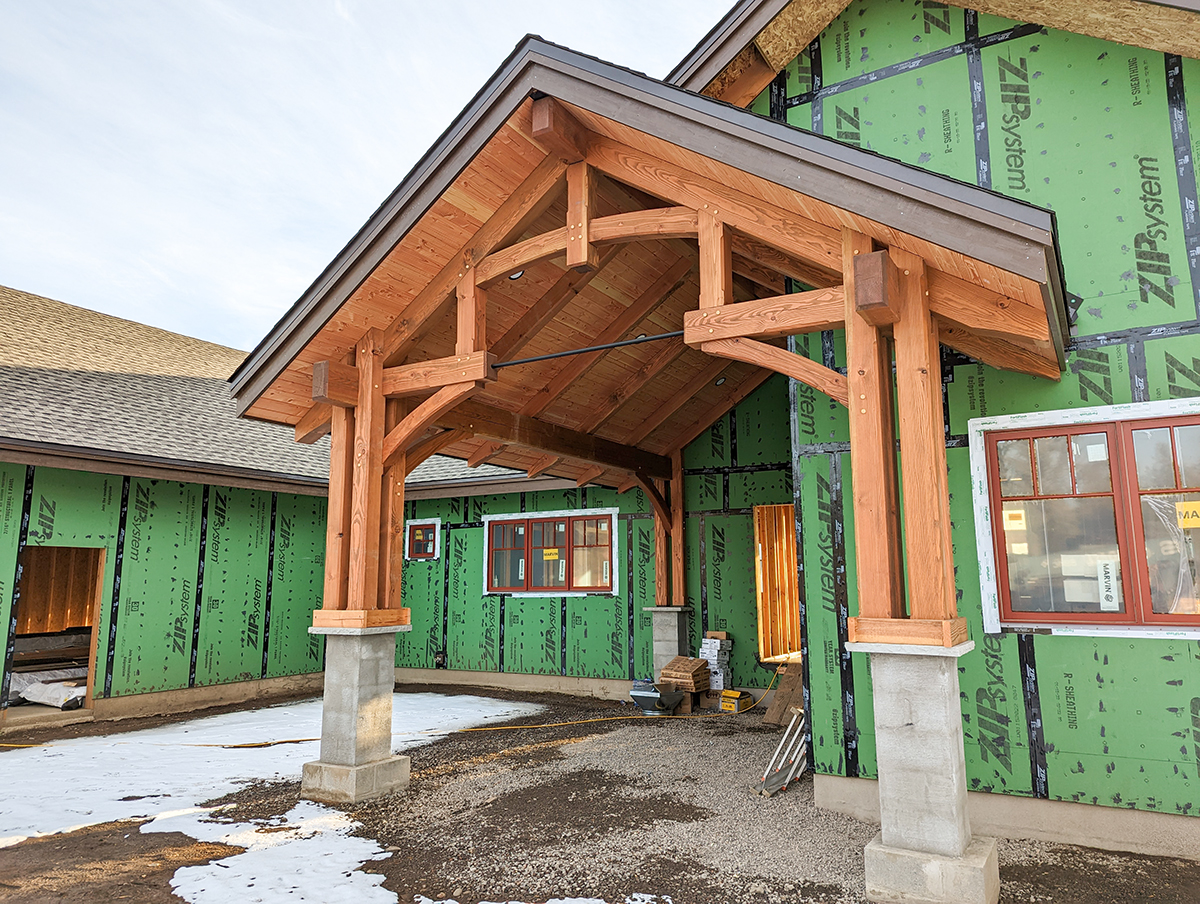 Sisters Oregon Timber Frame Home by New Energy Works