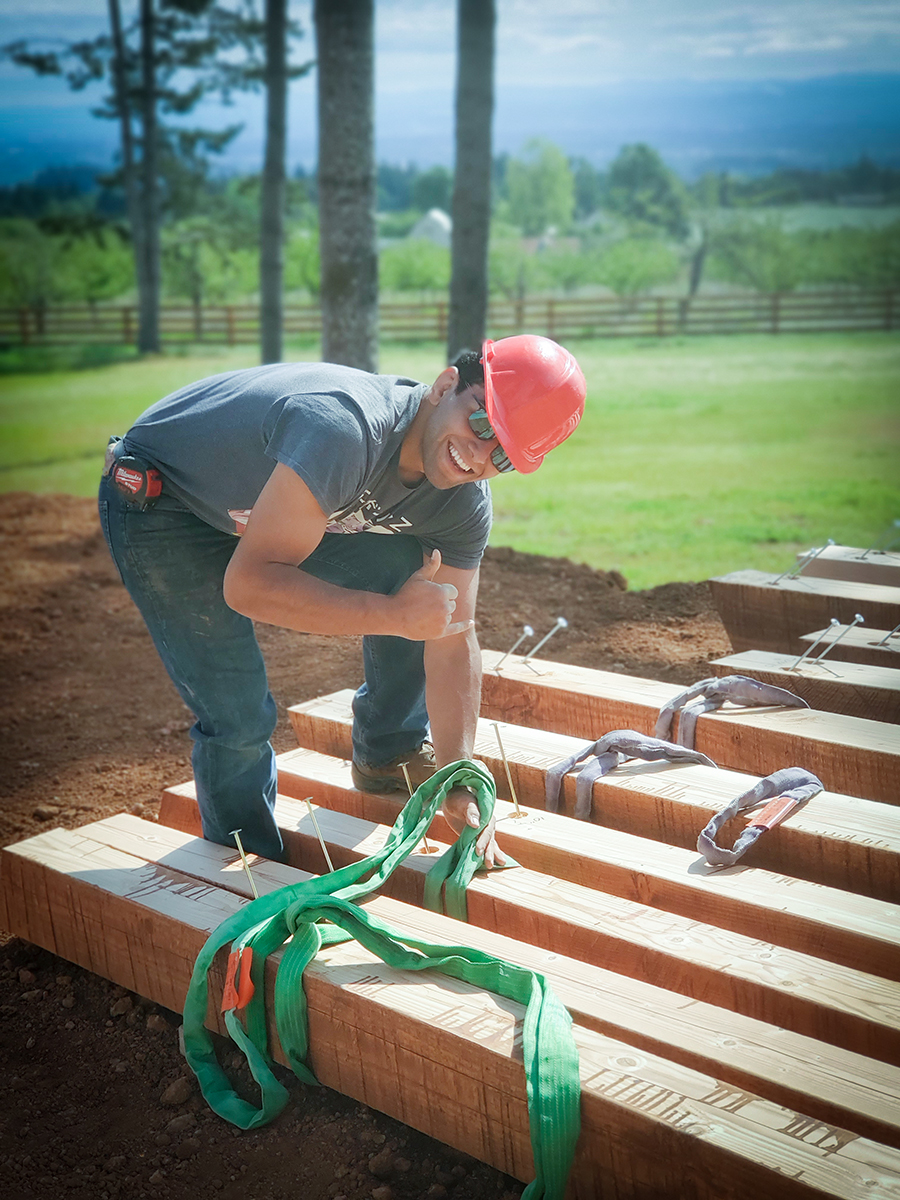 Timber Frame Barn in Oregon by New Energy Works