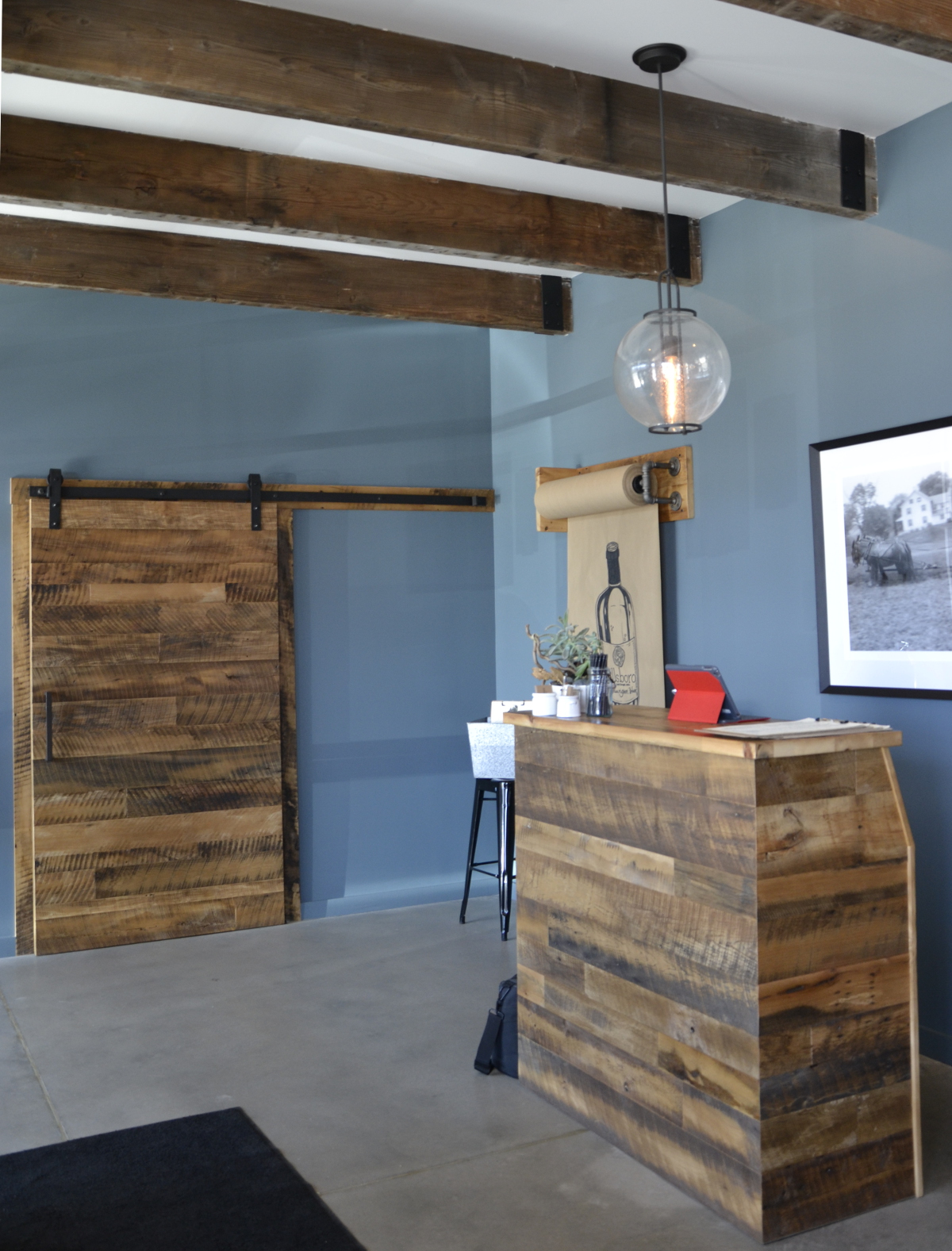 Doors to the hostess station to the bar to tables and even bathroom stalls, each project can be a ‘whole room’ solution through collaboration.