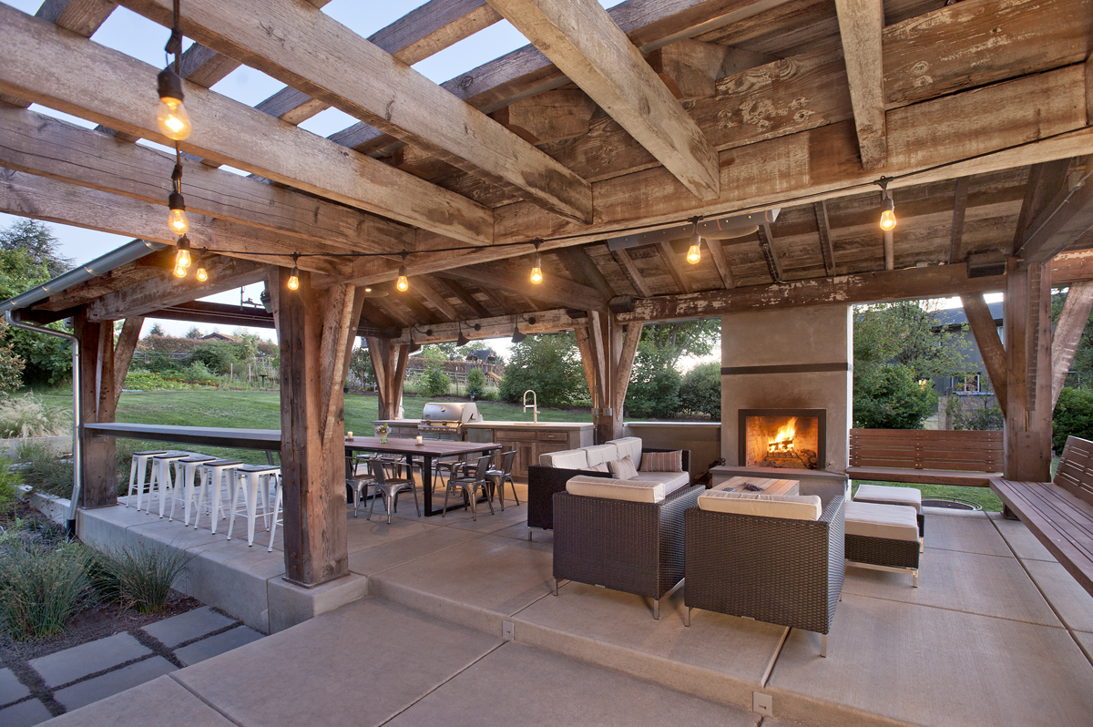 We can imagine many meals and parties taking place under these reclaimed timbers.